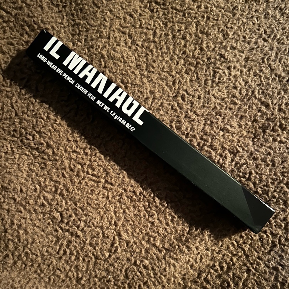 NIB Oreo eye pencil